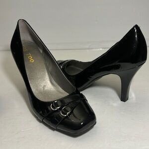 Me Too Polar 2 Heel Pumps Double Buckle Black Women's Size 9.5 M Patent Leather